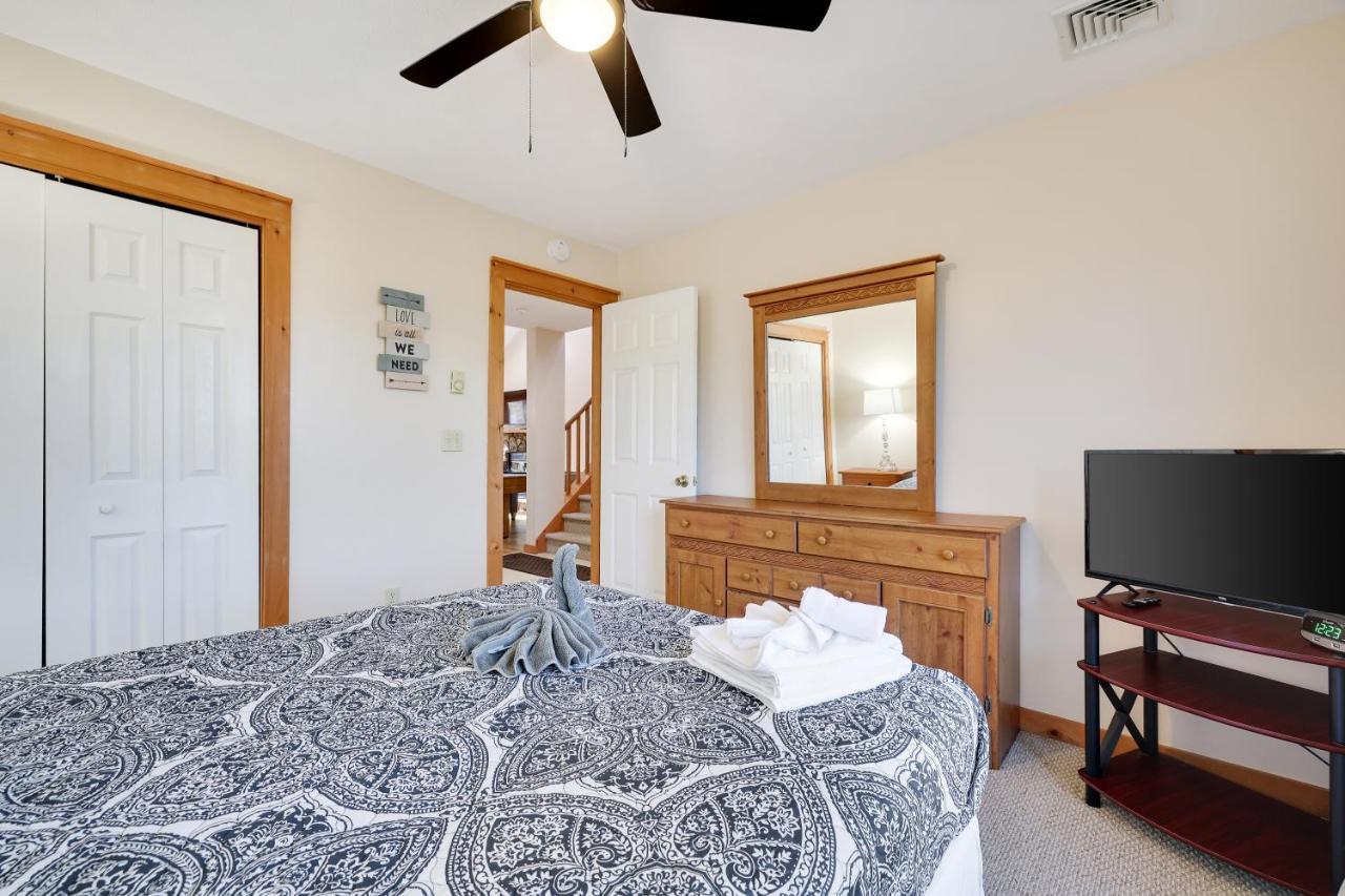 Pocono Mountain Home , Hot Tub- 1 Mile To Skiing! 坦纳斯维尔 外观 照片